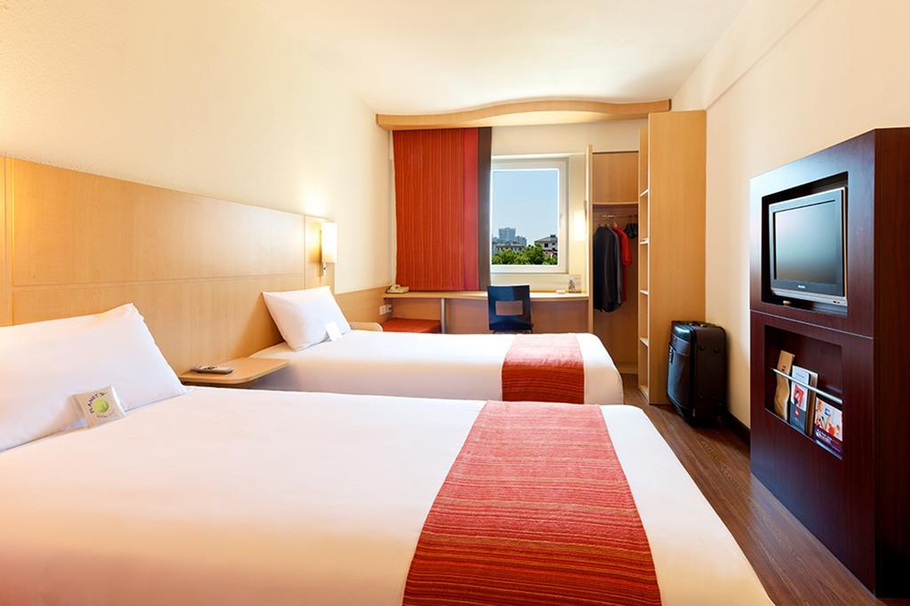 Ibis Tianjin Railway Station Hotel Екстериор снимка